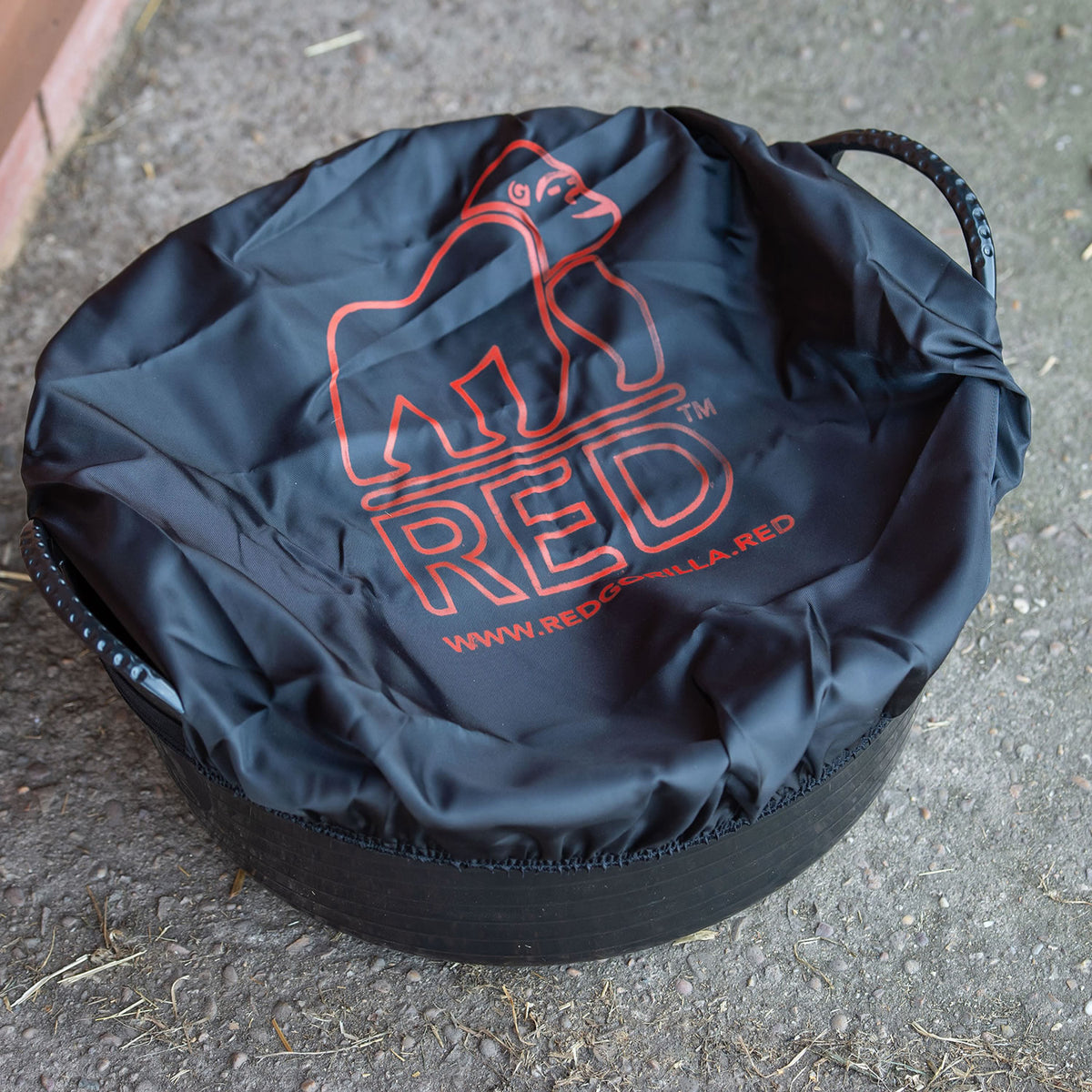 Red Gorilla Tubcover – Black