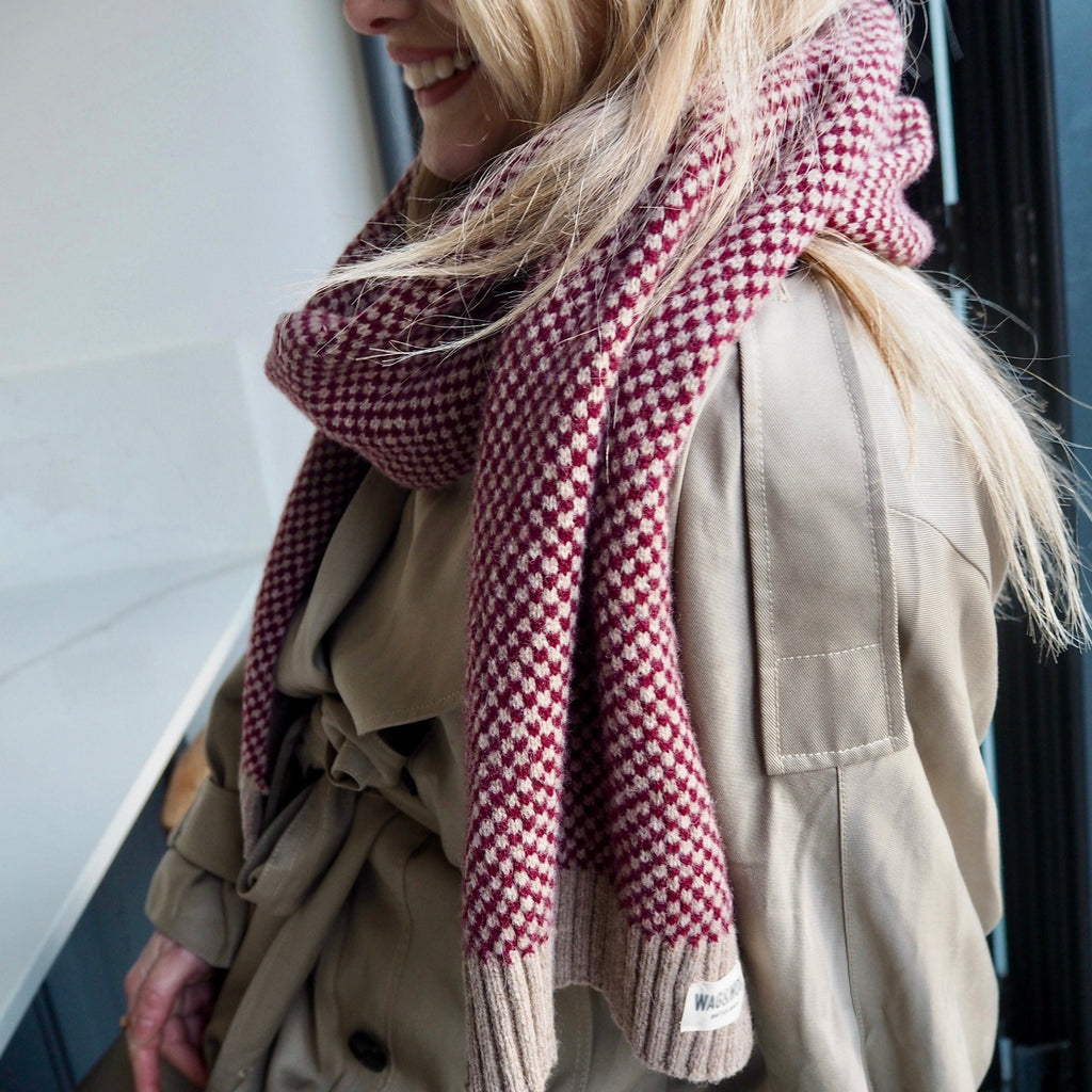 Burgundy Merino Lambswool Scarf – Heritage Style with Modern Elegance